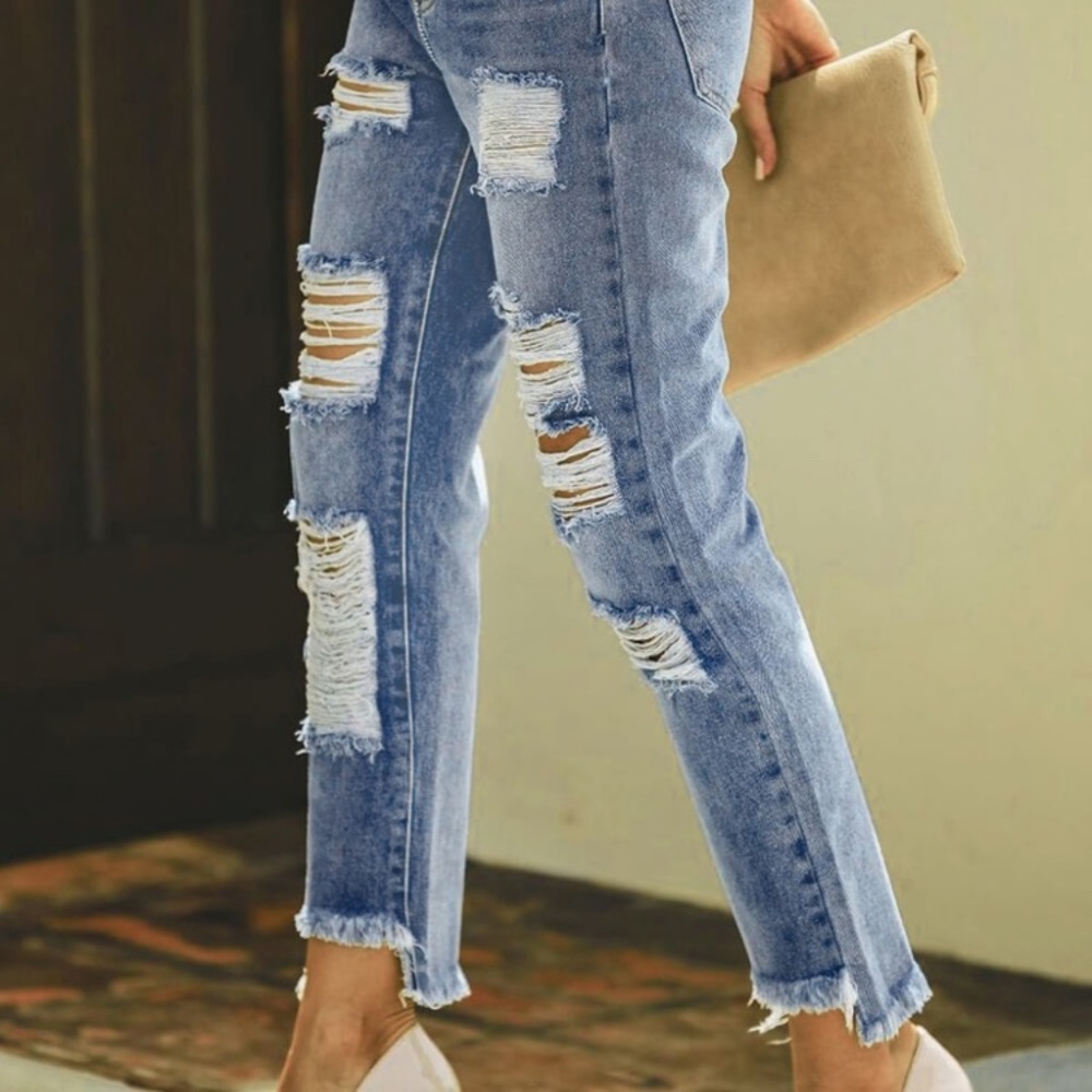 NWOT Destroyed/ Distressed Boyfriend Jeans - Picture 2 of 7
